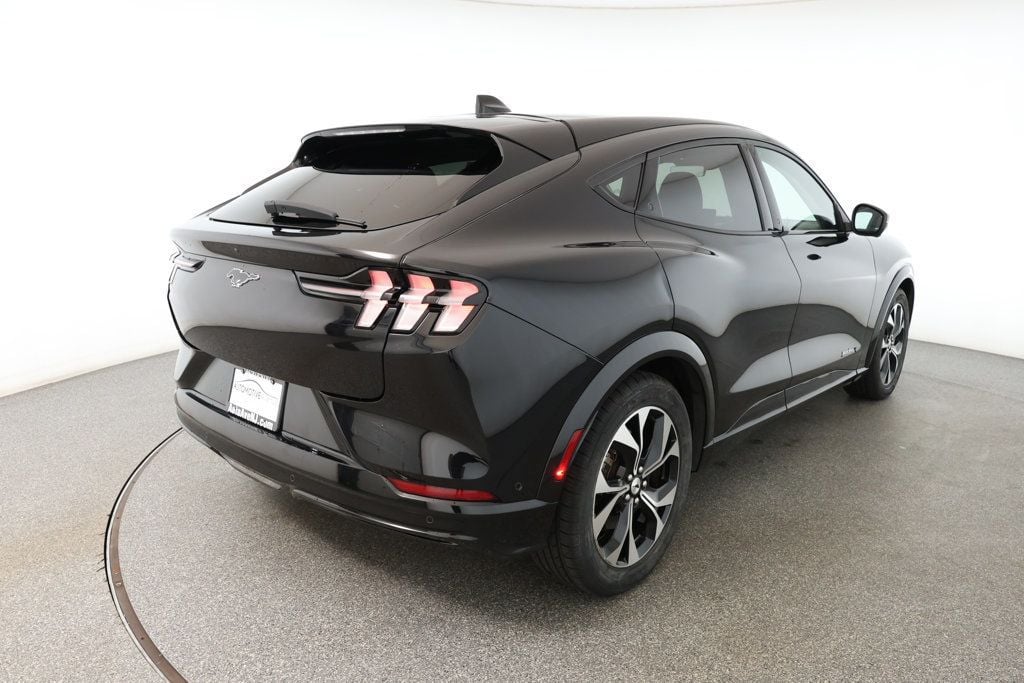 2021 Ford Mustang Mach-E Premium photo 3