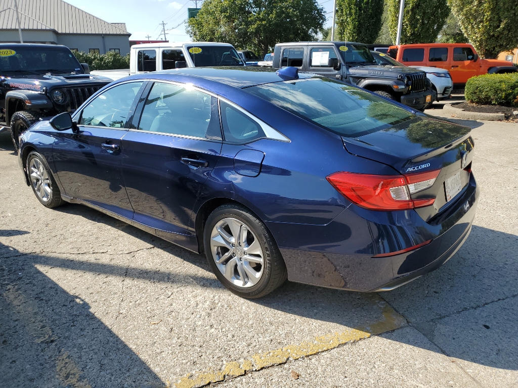 2019 Honda Accord LX 1.5T photo 2