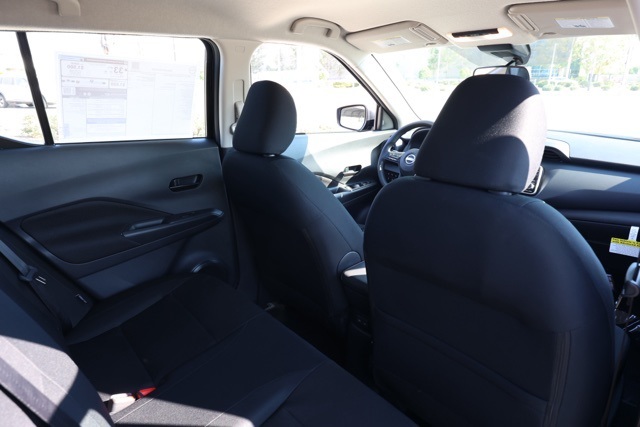 2025 Nissan Kicks Play S photo 15