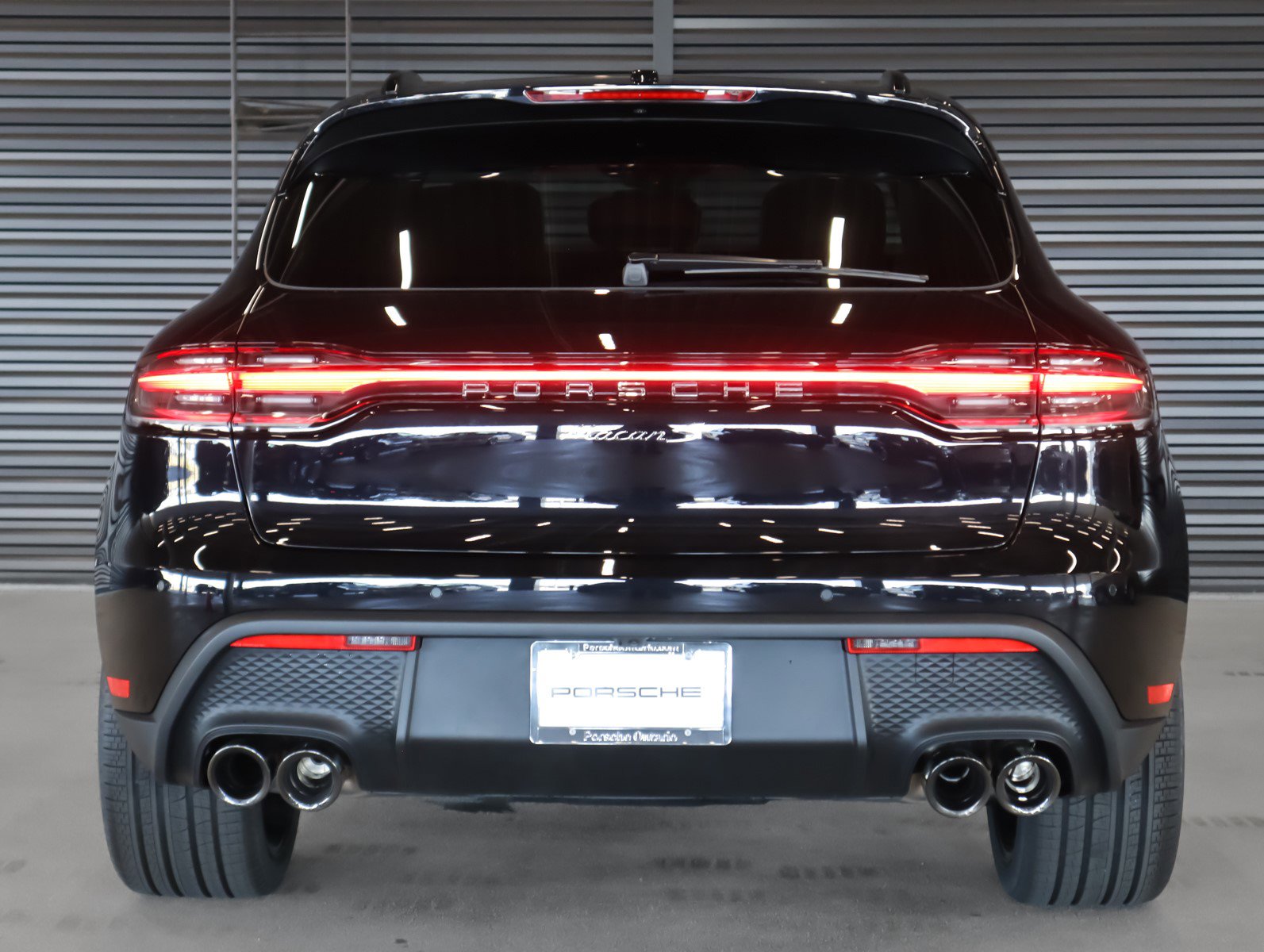 2025 Porsche Macan S photo 10