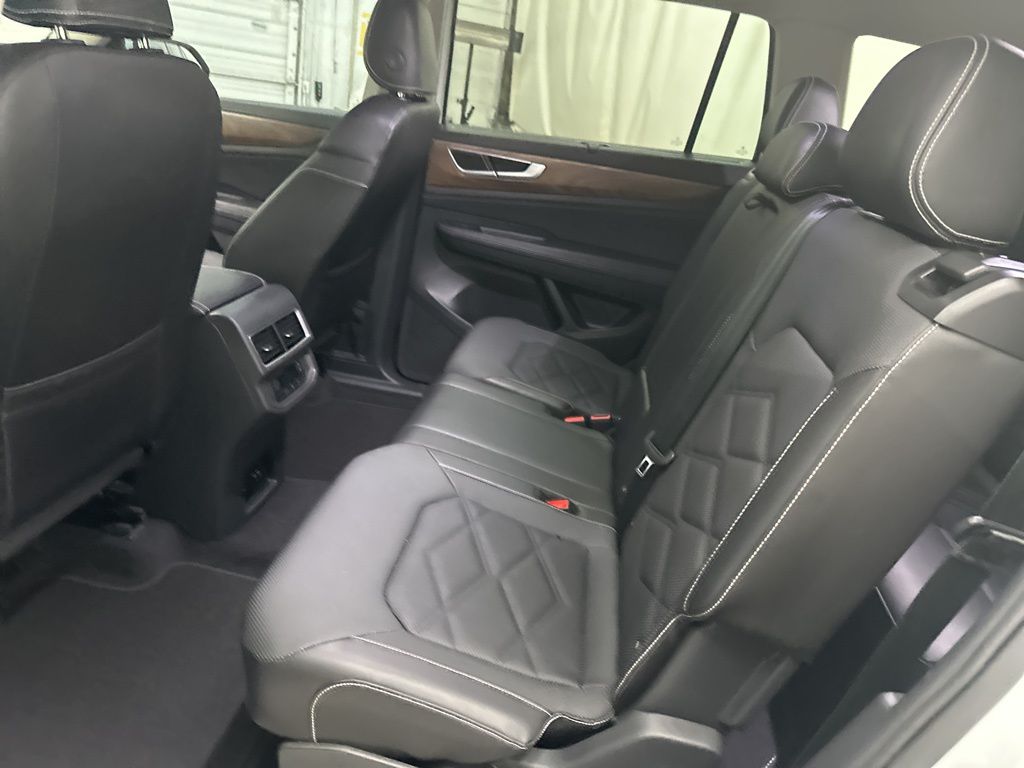 2024 Volkswagen Atlas SE Technology photo 20