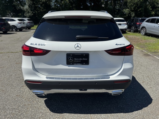 2026 Mercedes Benz GLA 250 4MATIC photo 4