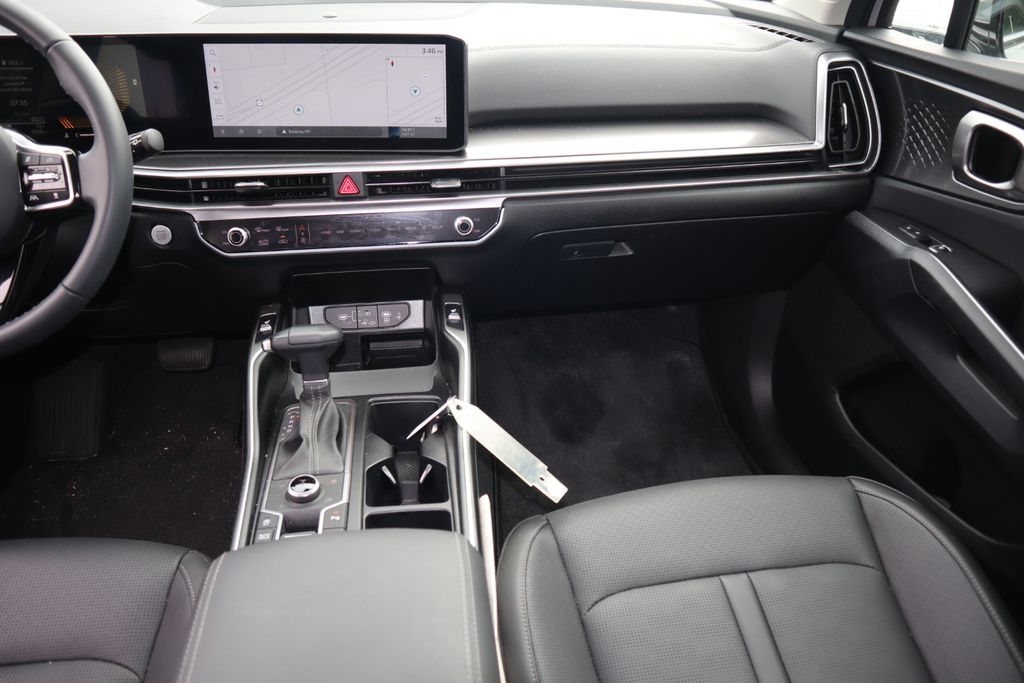 2025 Kia Sorento S photo 15