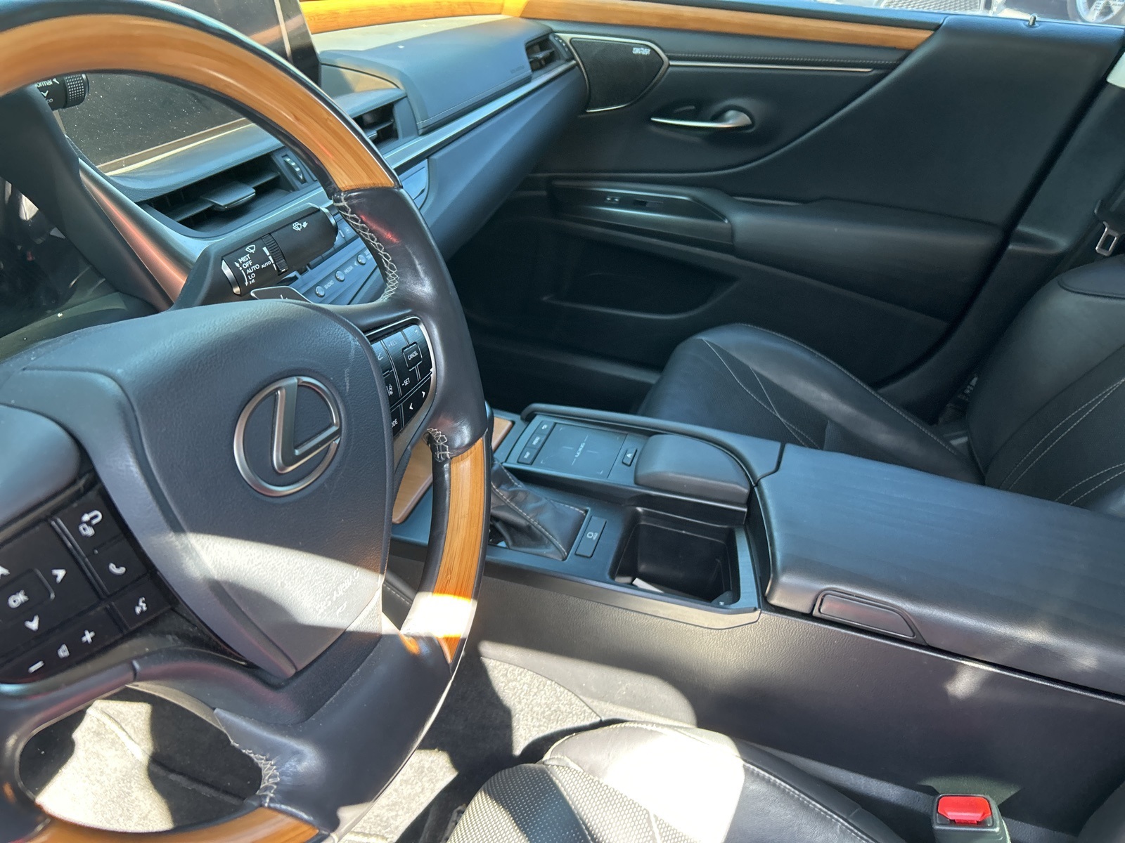 2020 Lexus ES 350 Luxury photo 5