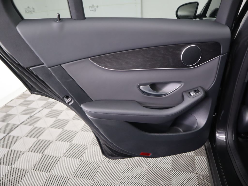 2022 Mercedes Benz GLC 300 photo 25