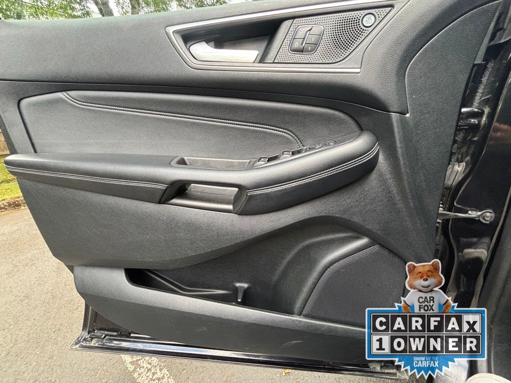 2022 Ford Edge Titanium photo 22