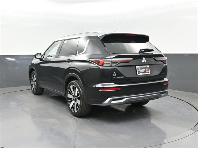 2025 Mitsubishi Outlander Platinum S-AWC photo 3