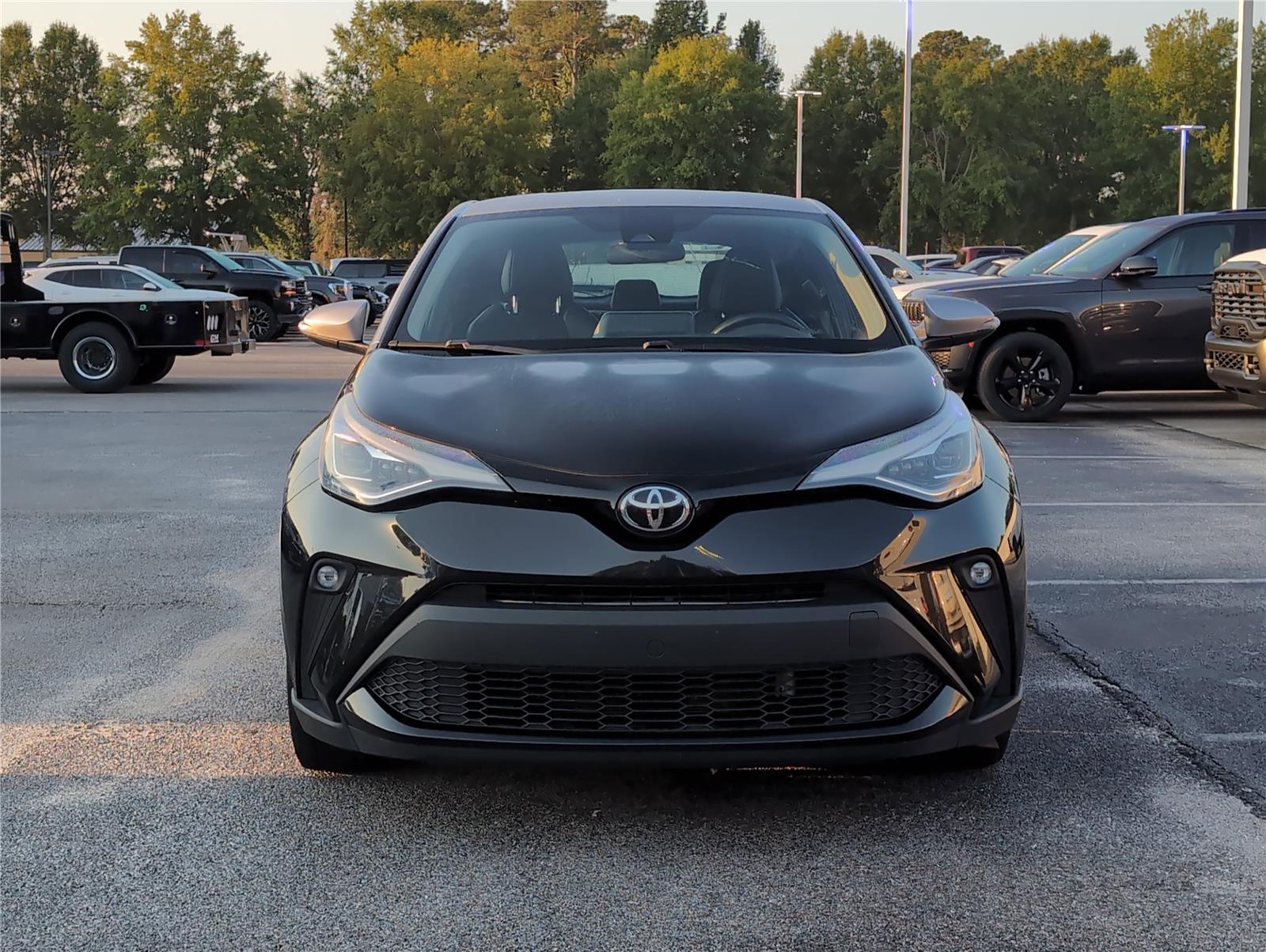2021 Toyota C-HR LE photo 8