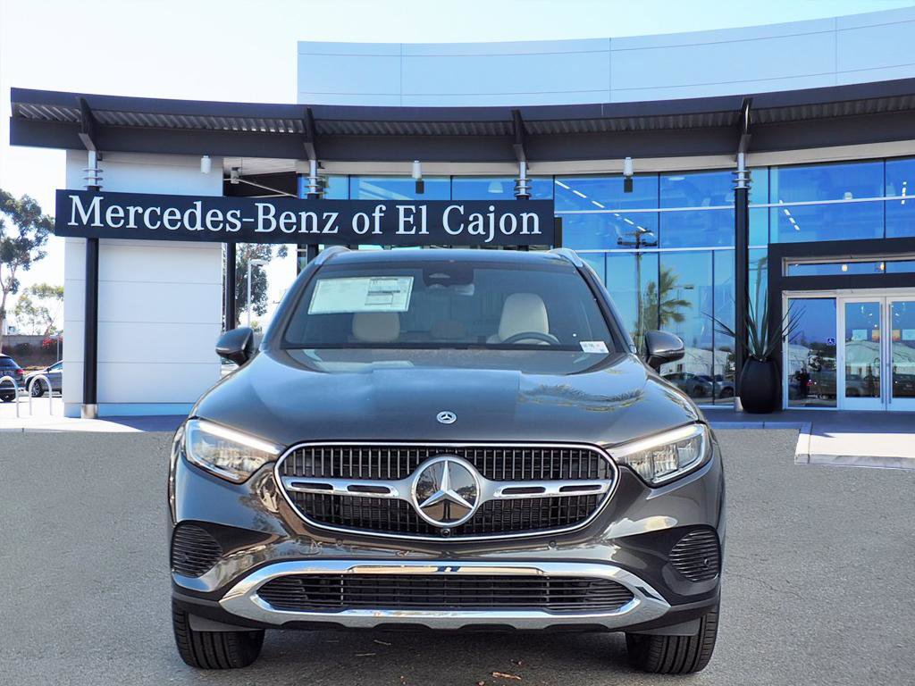 2026 Mercedes Benz GLC 300 photo 2