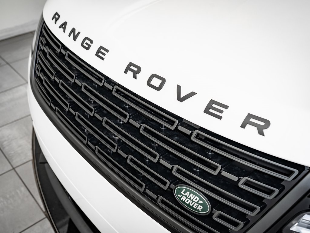 2026 Land Rover Range Rover Velar SE photo 3