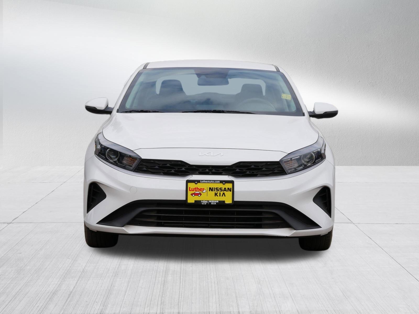 2022 Kia Forte LXS photo 2