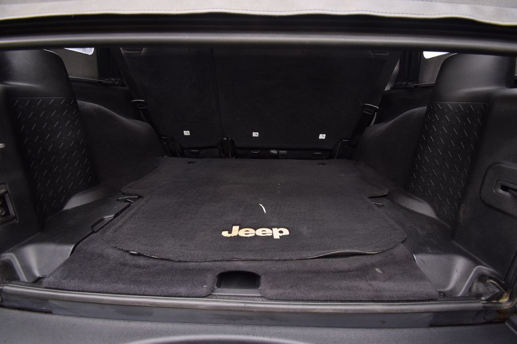 2014 Jeep Wrangler Unlimited Sport photo 22