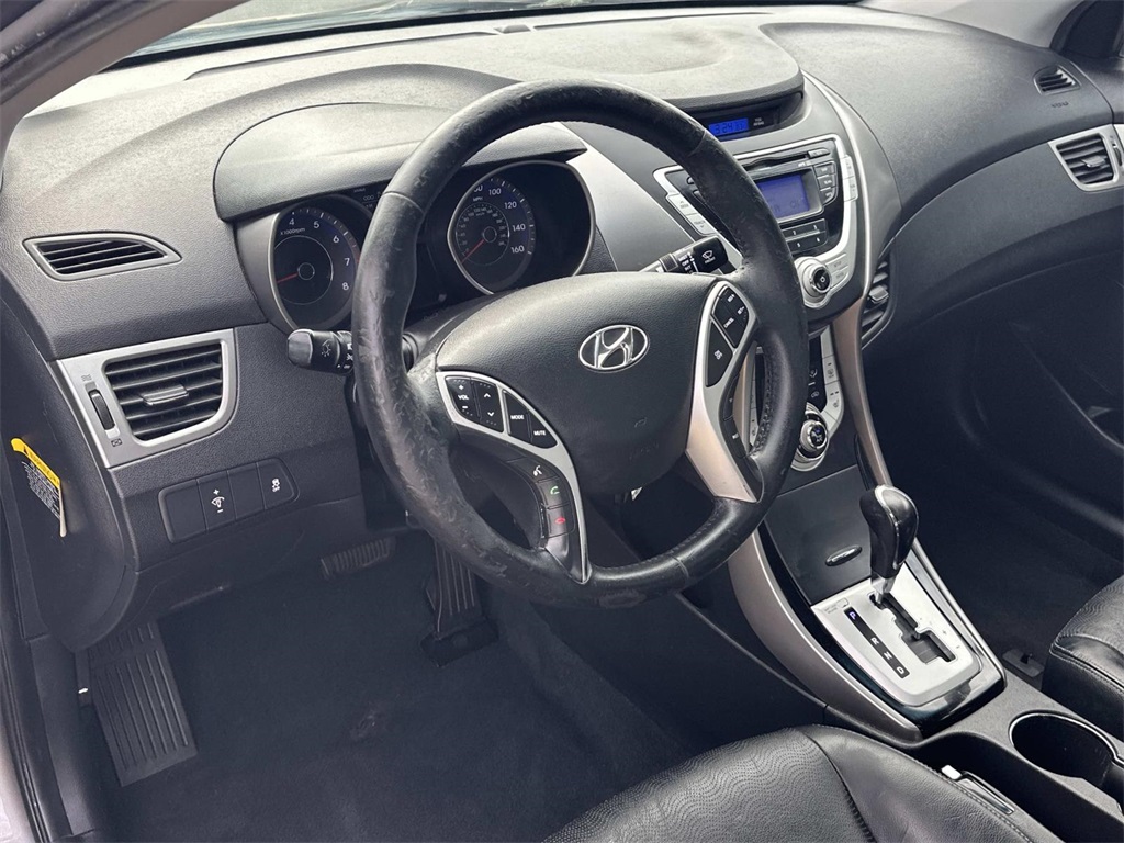 2011 Hyundai Elantra Limited photo 2