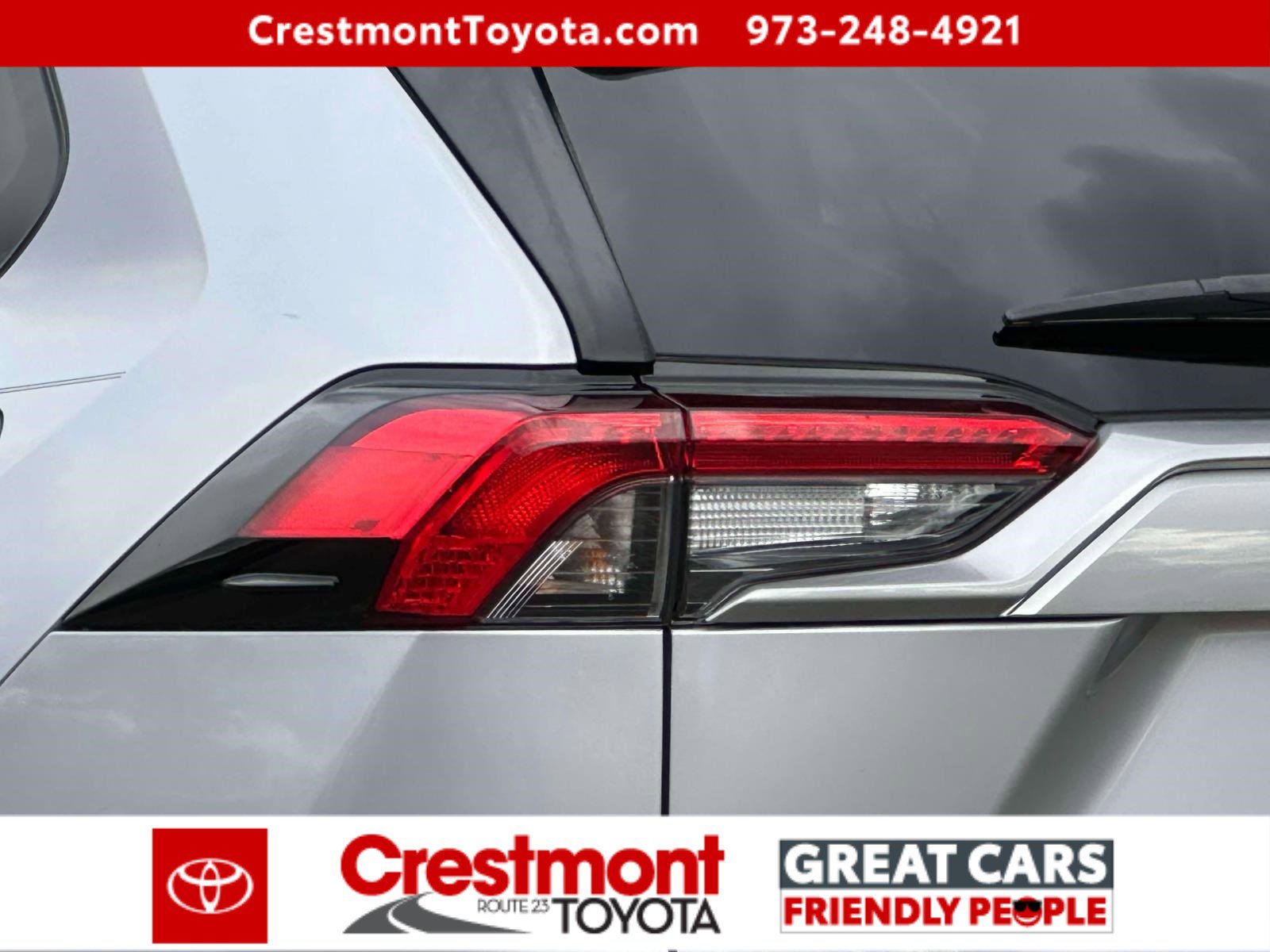 2023 Toyota RAV4 XLE photo 3