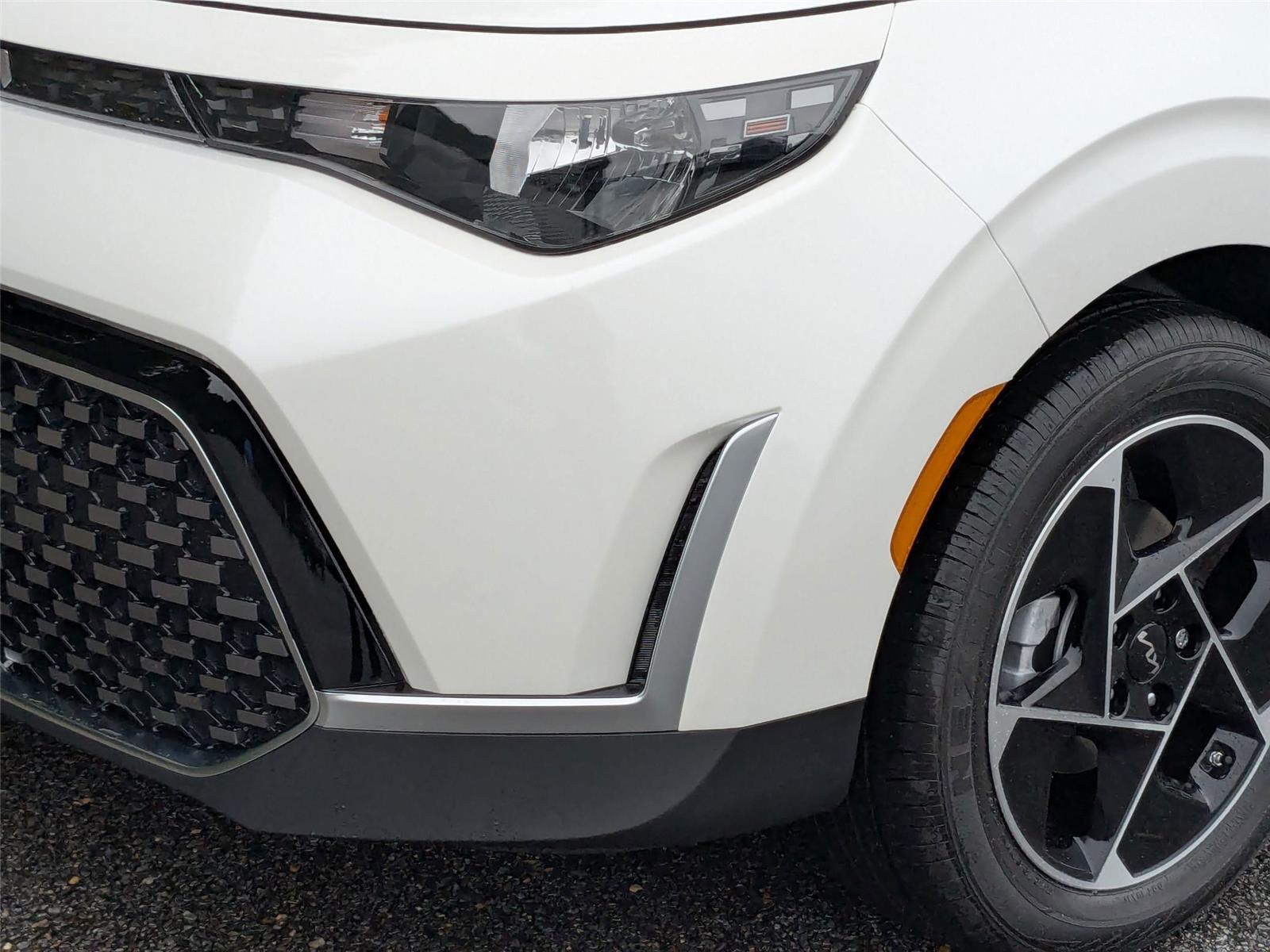 2025 Kia Soul EX photo 2