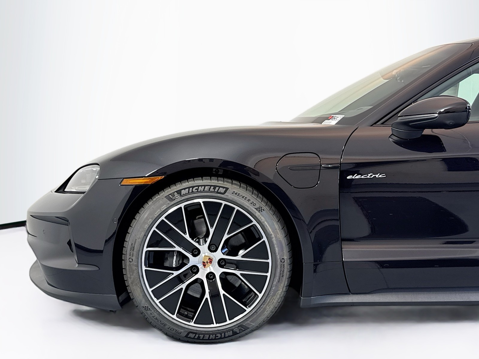2025 Porsche Taycan 4 photo 25