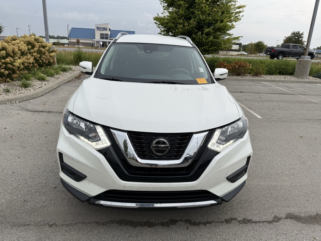 2020 Nissan Rogue SV photo 2
