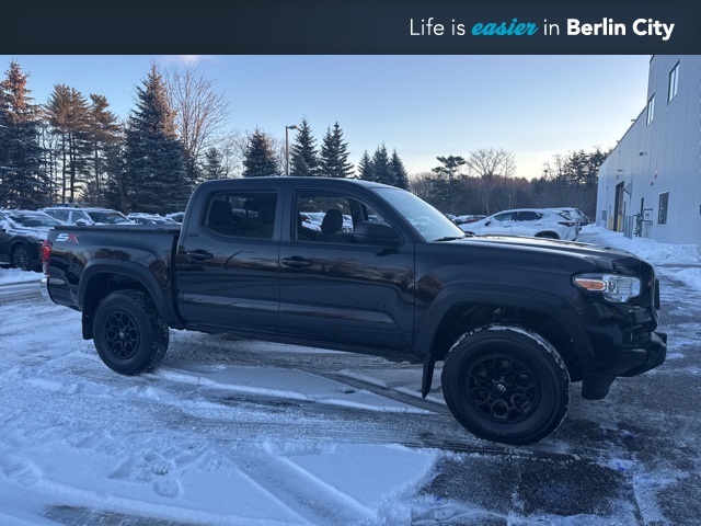 2023 Toyota Tacoma SR5's photo