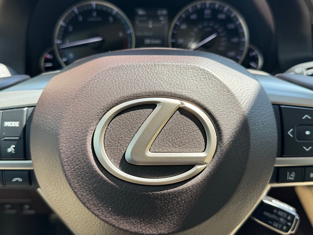 2017 Lexus ES 350 Luxury photo 9