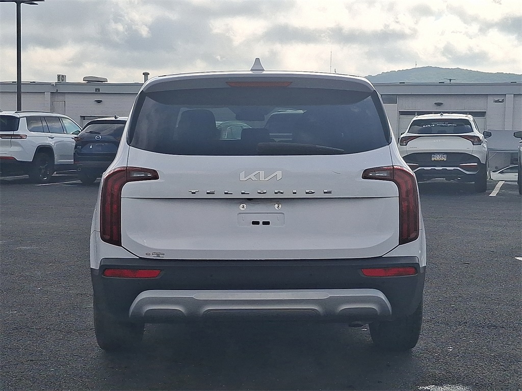 2022 Kia Telluride LX photo 5