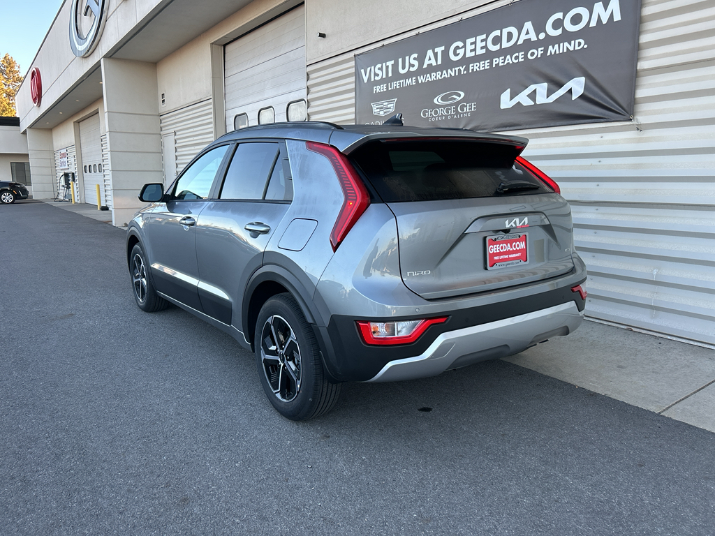 2025 Kia Niro EX Touring photo 2