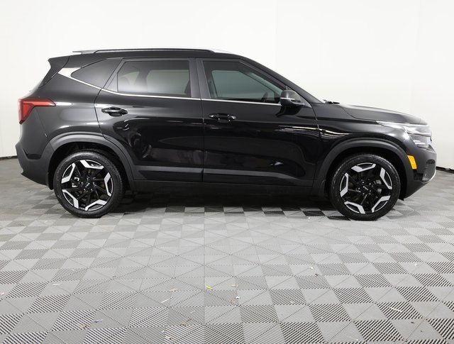 2025 Kia Seltos SX photo 2