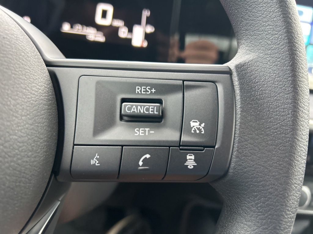 2025 Nissan Kicks SV photo 17