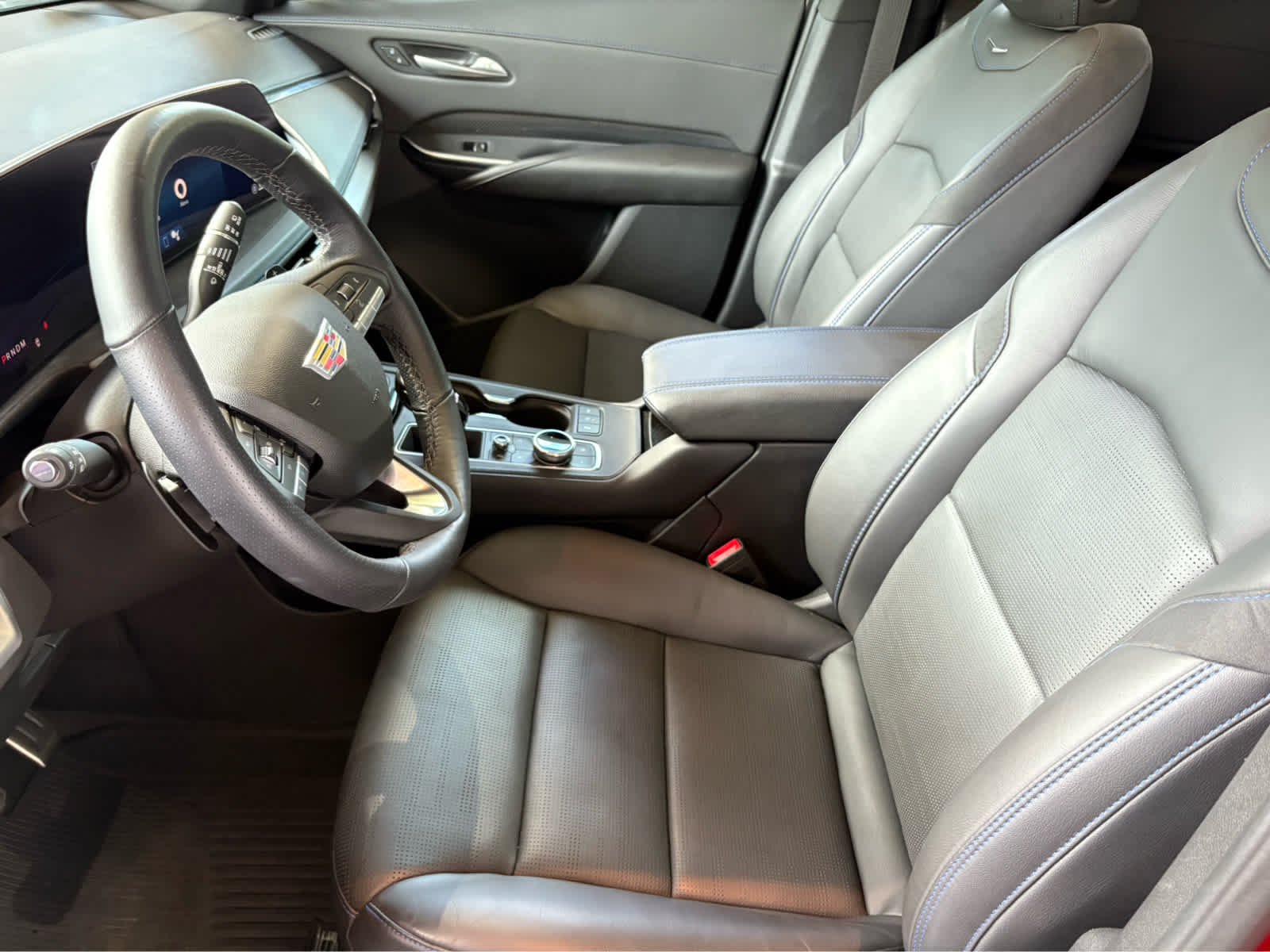 2025 Cadillac XT4 Sport photo 7