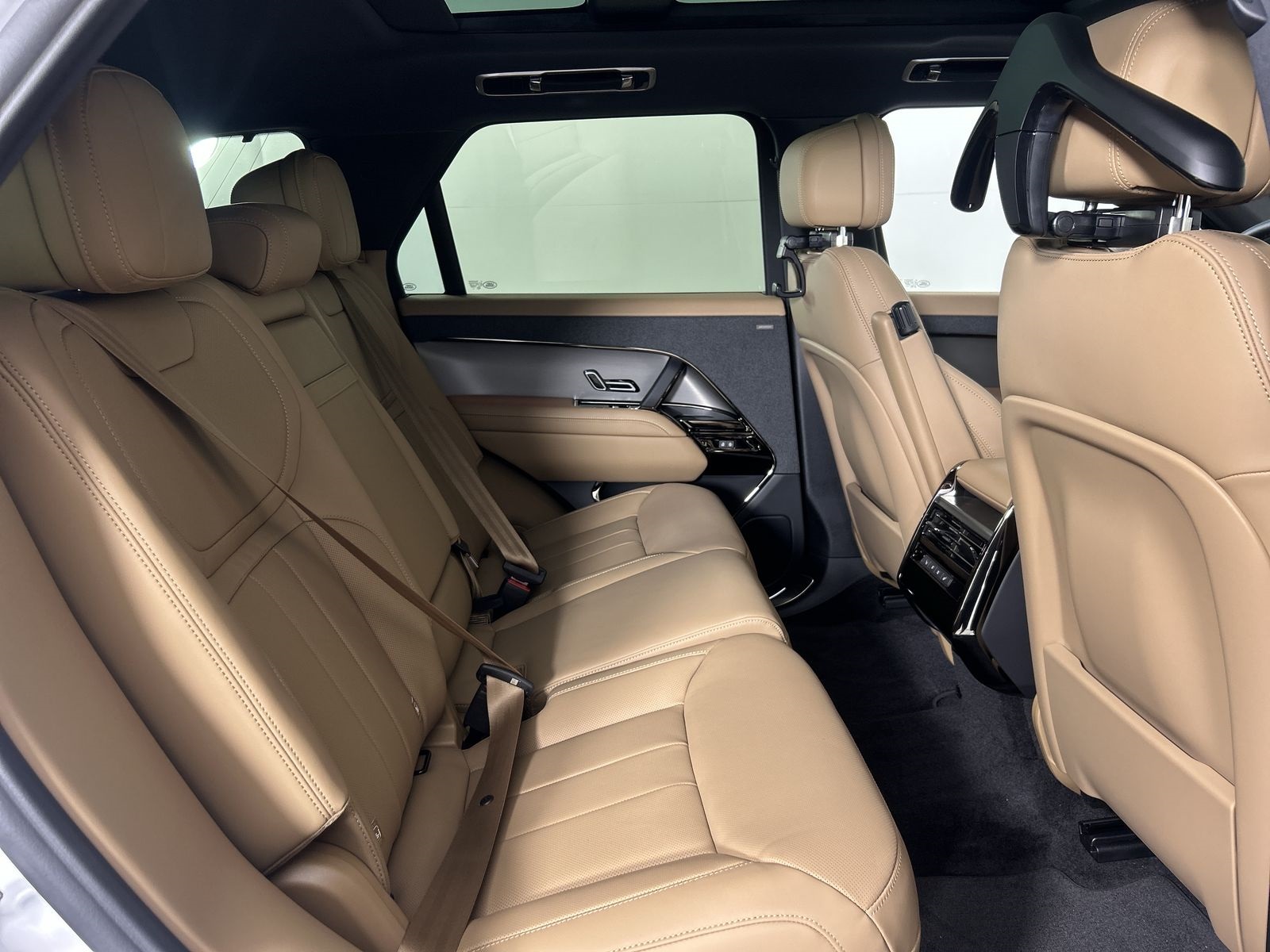 2025 Land Rover Range Rover Sport SE photo 28