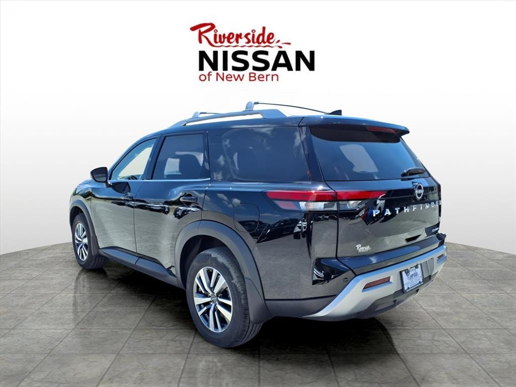 2025 Nissan Pathfinder SL photo 4