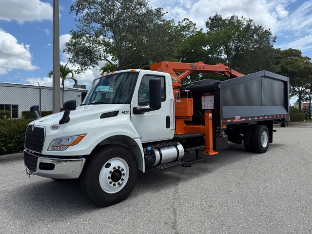 洋書 INTERNATIONAL TRUCKS New 2026 INTERNATIONAL MV607 SBA 4X2 Grapple for Sale