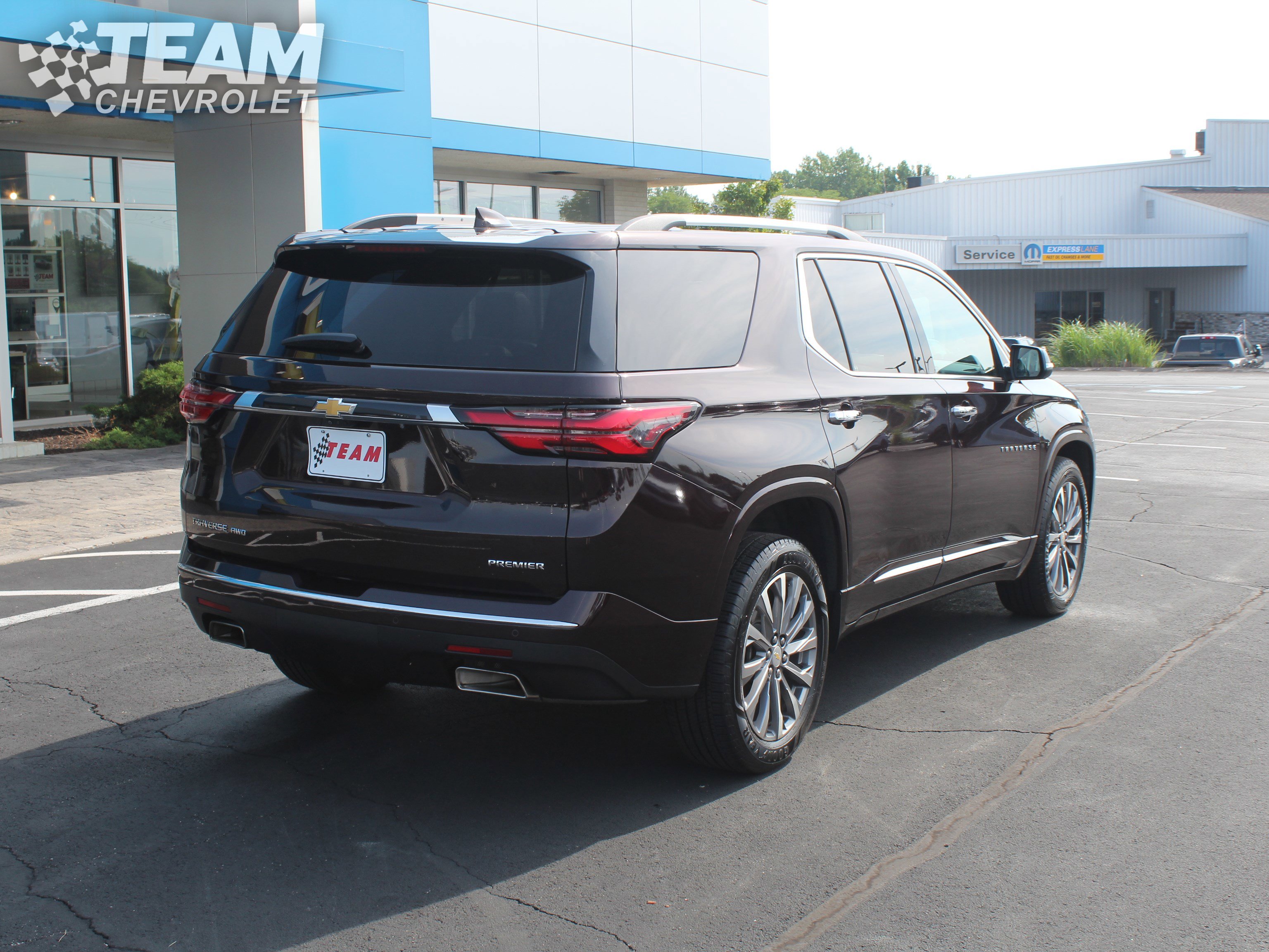 2022 Chevrolet Traverse Premier photo 2