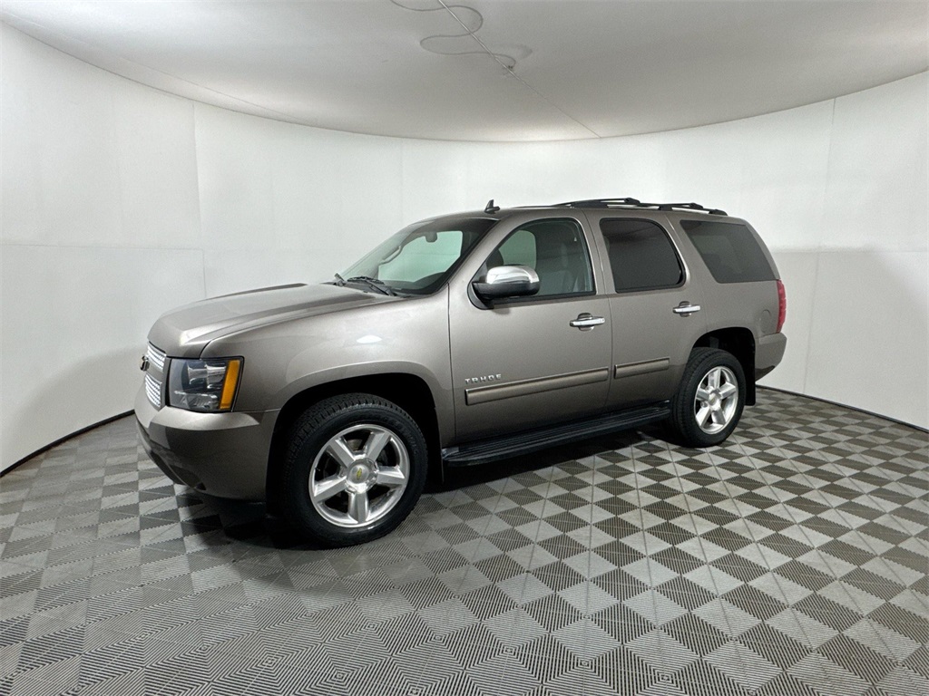 2012 Chevrolet Tahoe LS photo 2