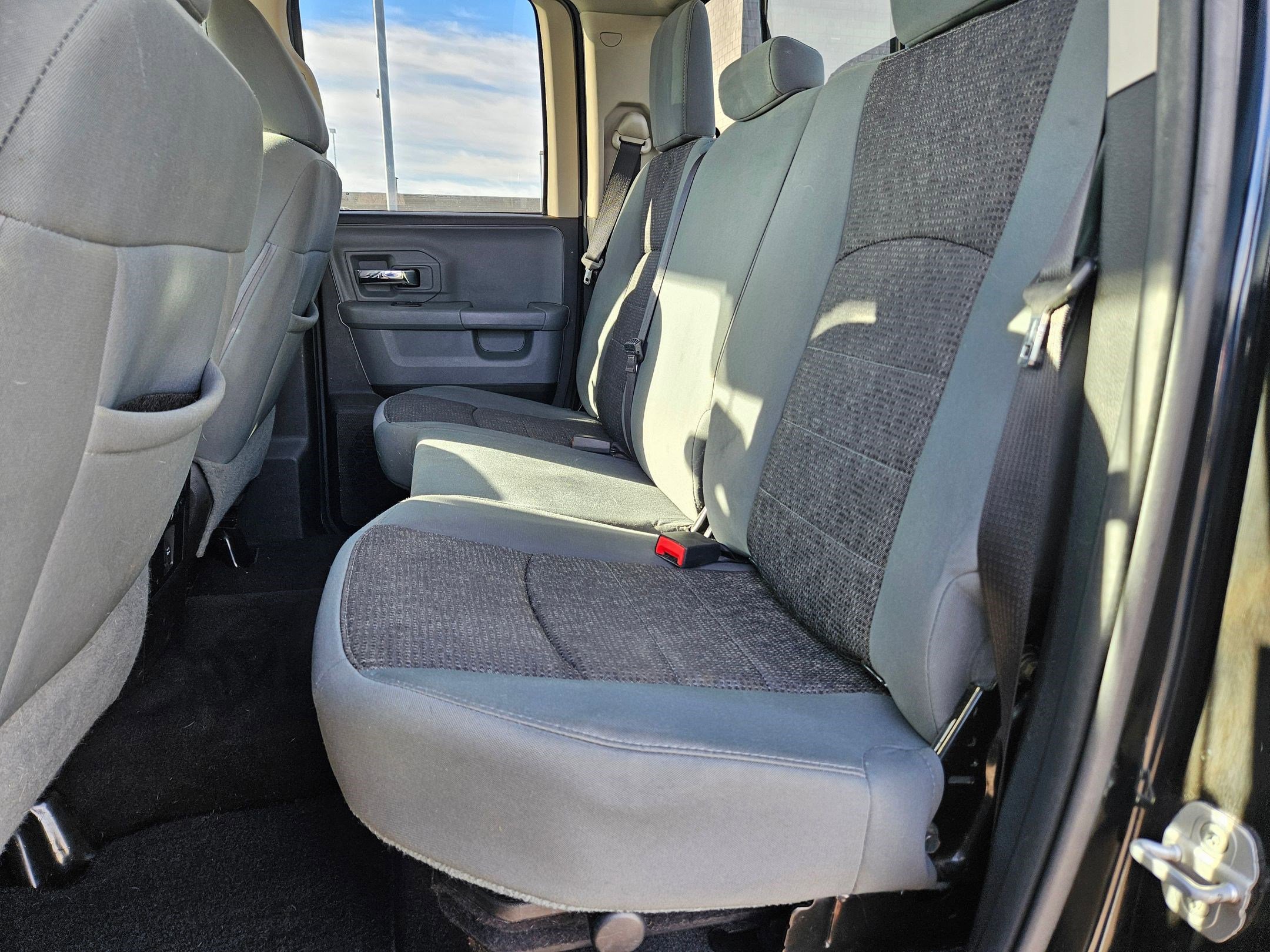2013 Ram 1500 SLT photo 25