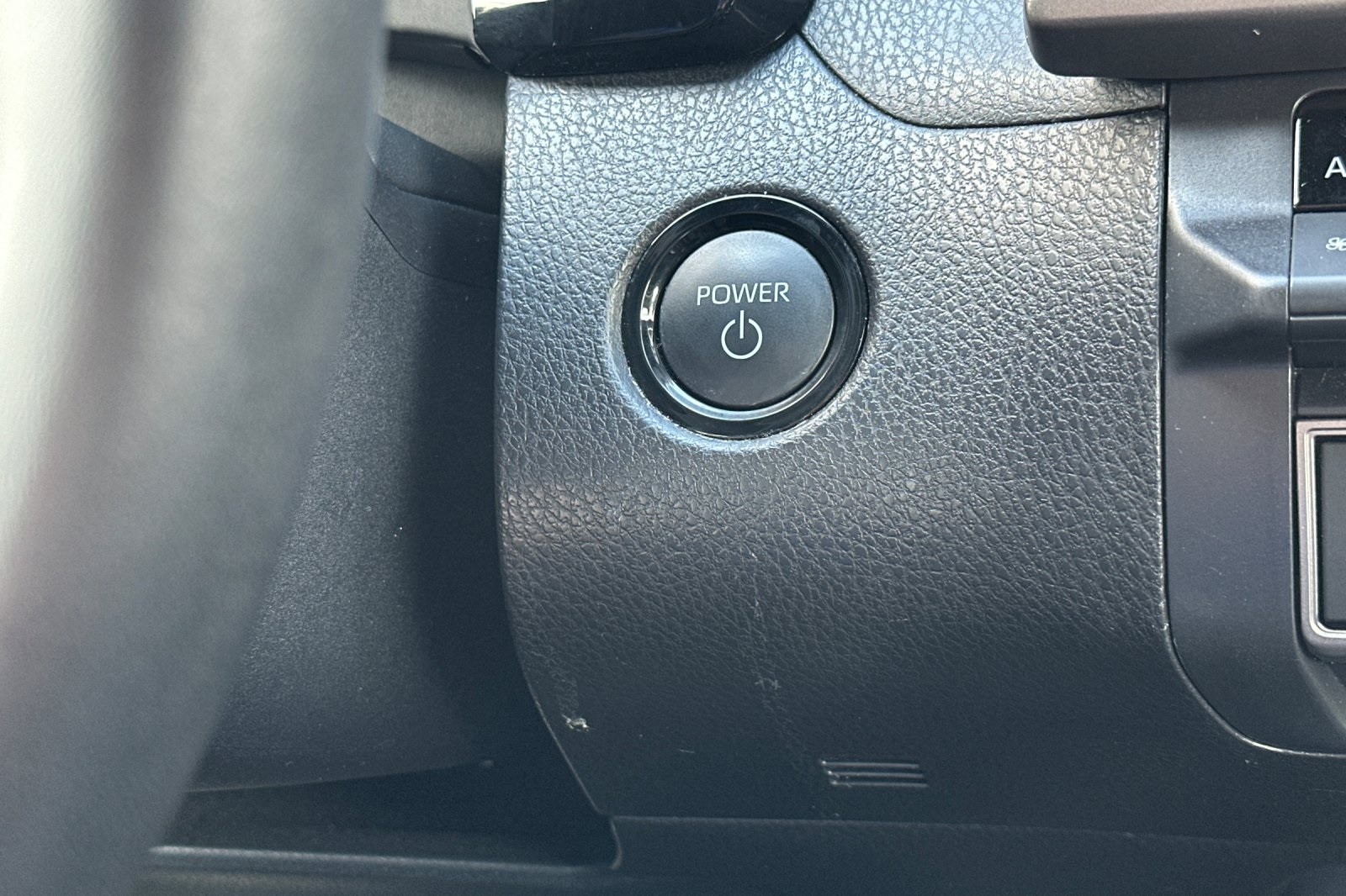 2025 Toyota Camry SE photo 25