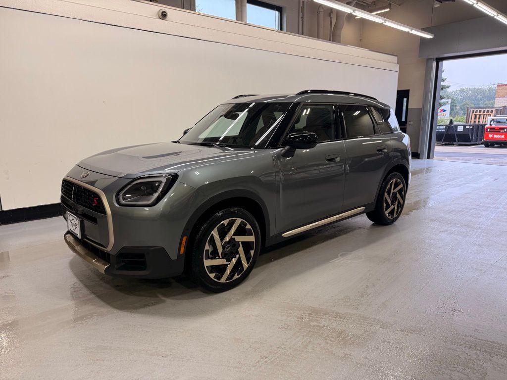 2025 MINI Countryman S's photo