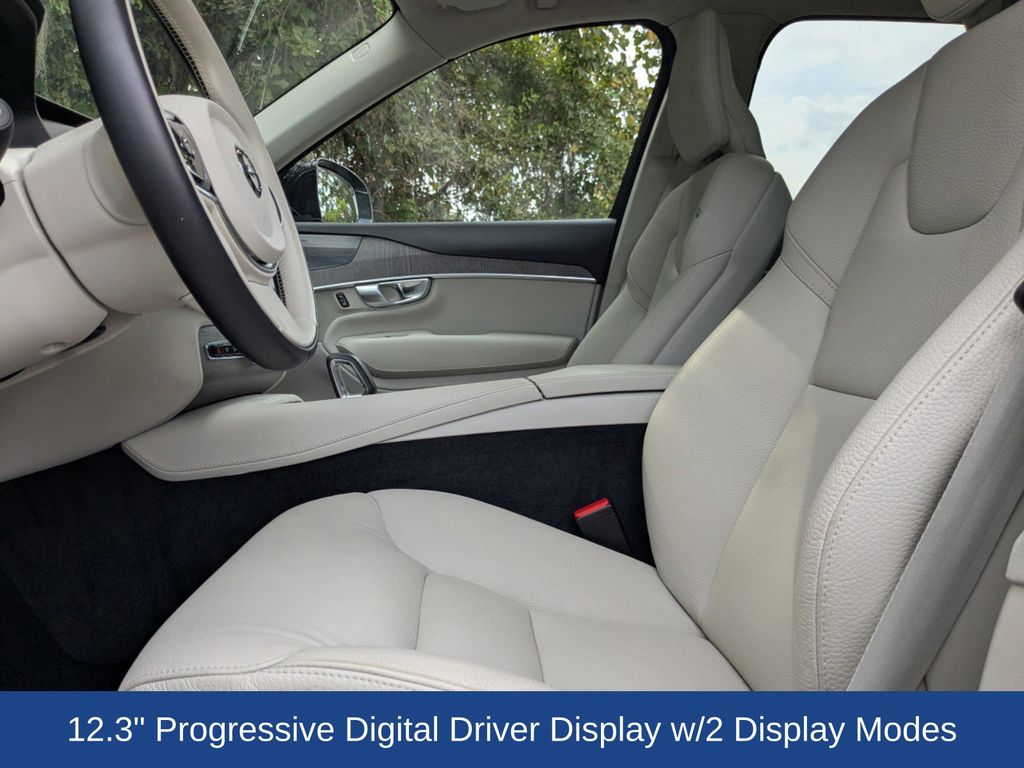 2023 Volvo XC90 Plus photo 10