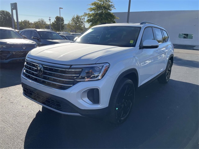 2026 Volkswagen Atlas SE Technology photo 2