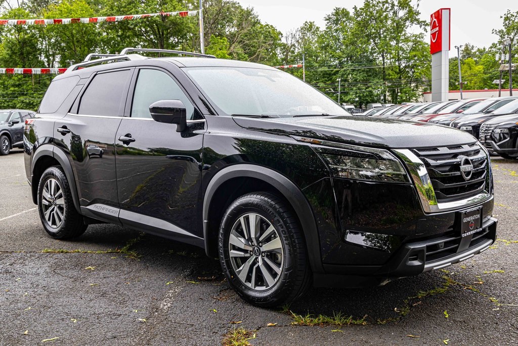 2024 Nissan Pathfinder SL