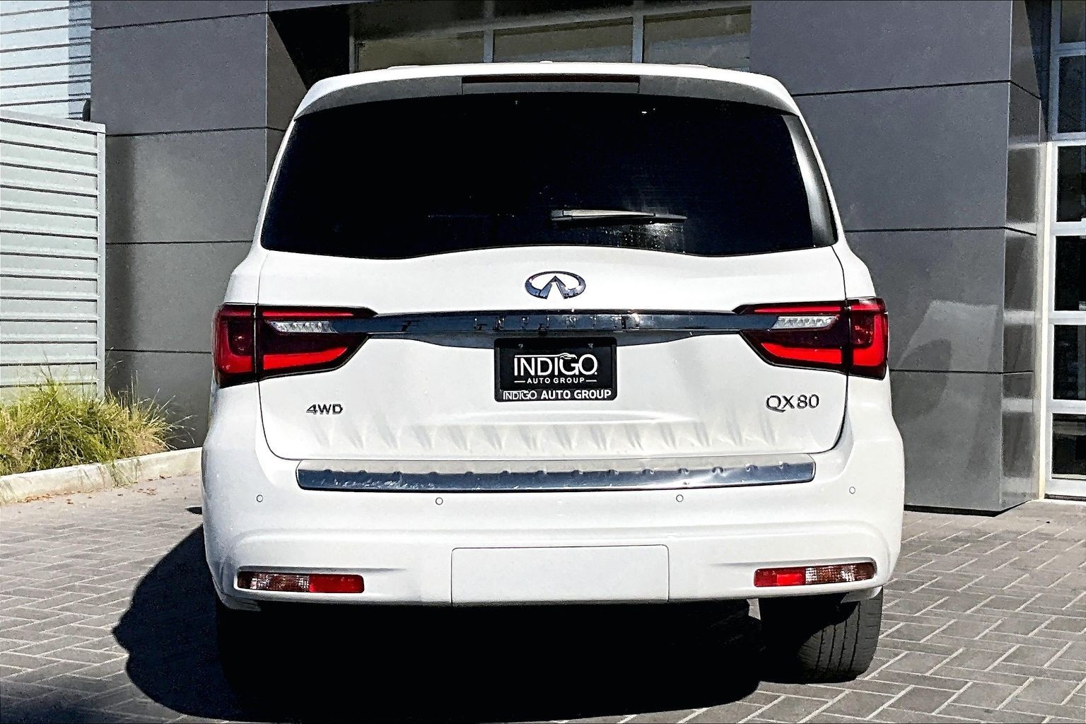 2023 Infiniti QX80 Premium Select photo 3