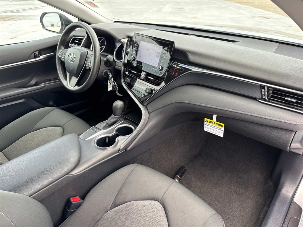 2023 Toyota Camry LE photo 11