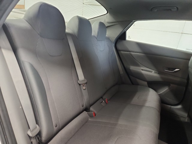 2022 Hyundai Elantra SE photo 12