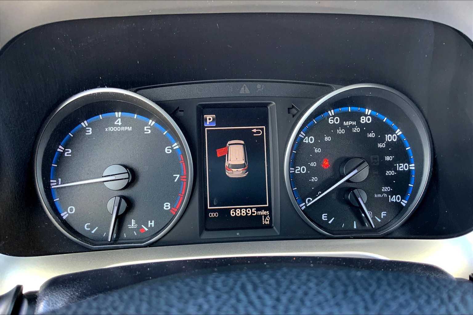 2018 Toyota RAV4 LE photo 24