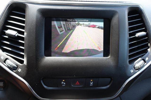 2021 Jeep Cherokee Latitude Lux photo 16