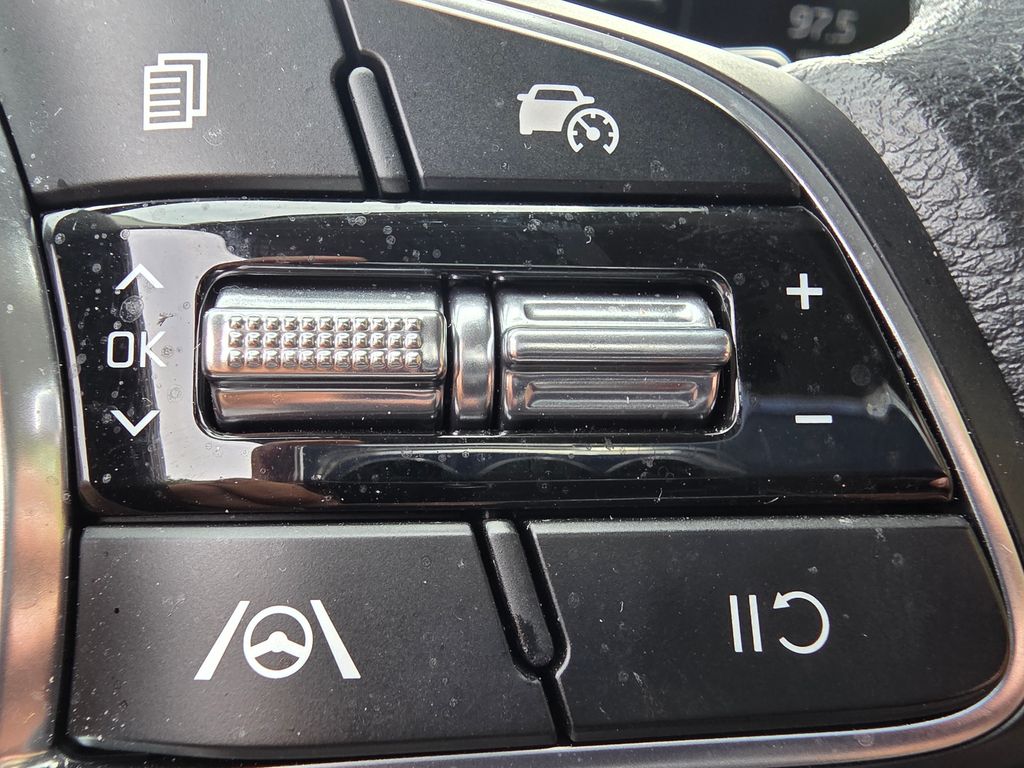 2025 Kia Seltos LX photo 16