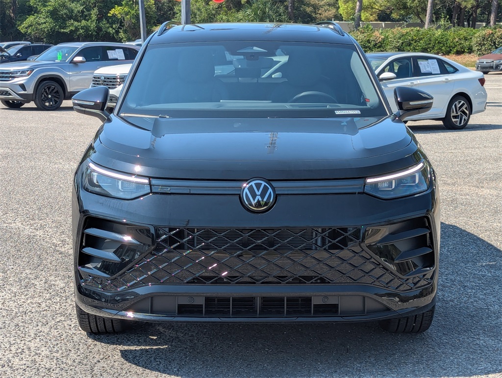 2025 Volkswagen Tiguan SE R-Line Black photo 3