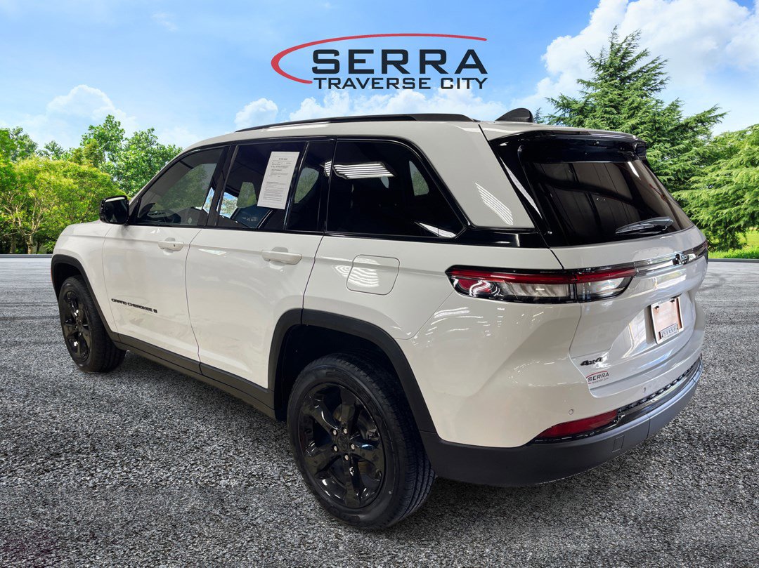 2023 Jeep Grand Cherokee Altitude photo 6