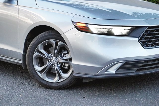 Used 2024 Silver Honda EX image 3