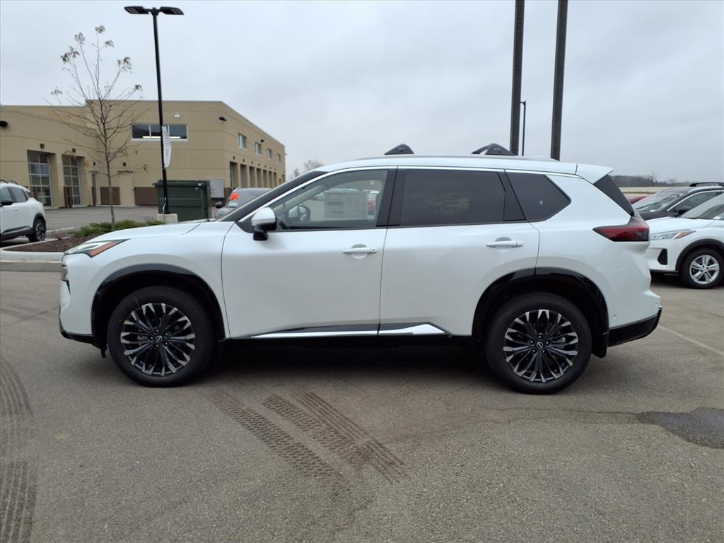 2026 Nissan Rogue Platinum photo 3