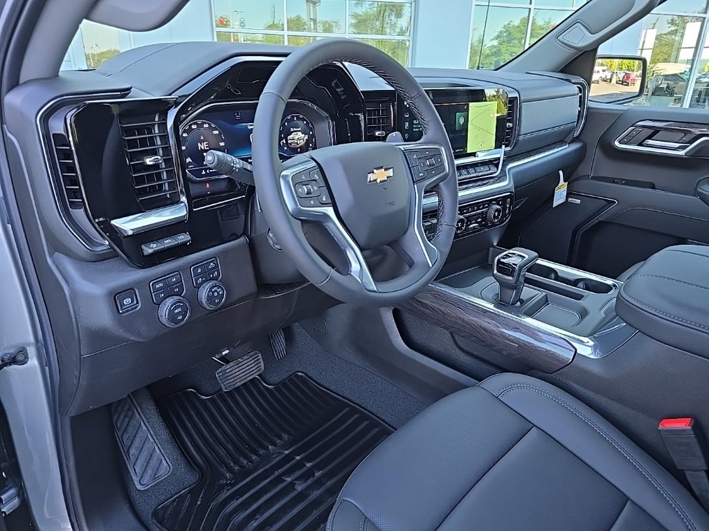 2025 Chevrolet Silverado 1500 LTZ photo 10